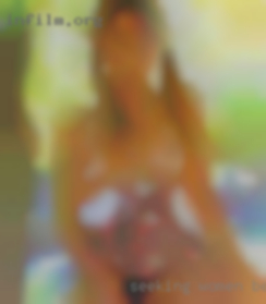Seeking women or Berlin couples to play with.